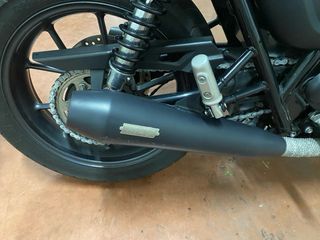 TRIUMPH STREET TWIN 900