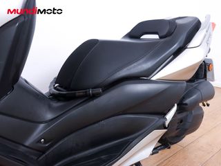 YAMAHA X-MAX 125