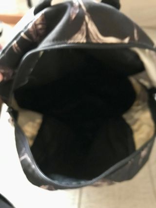 Mochila Roxy floral y base de ante