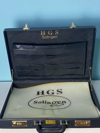 Maletín negro con combinación