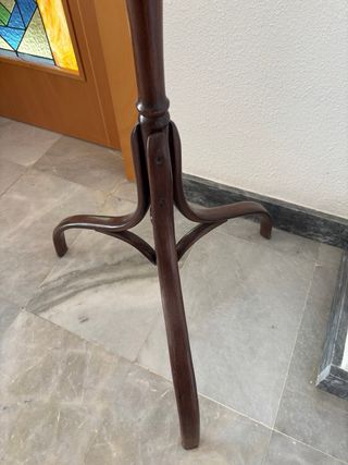 Perchero de pie de madera desmontable