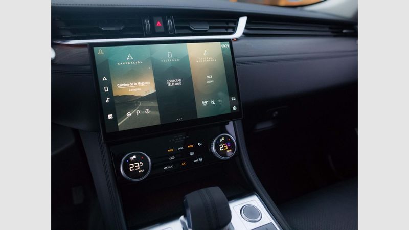 Jaguar F-Pace 2021, foto 23