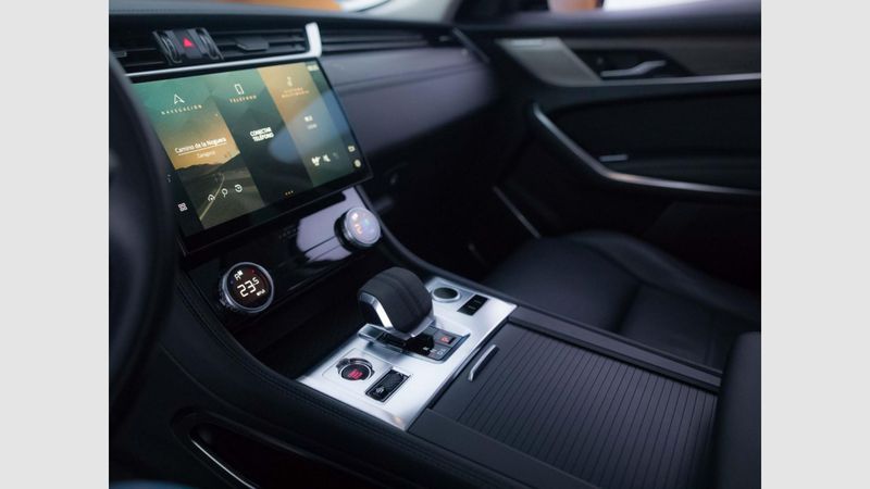 Jaguar F-Pace 2021, foto 24