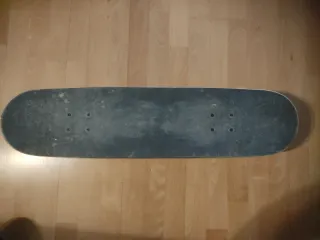 Monopatín de madera