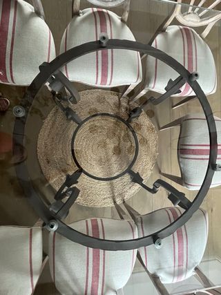 Mesa de comedor pie de forja antiguo y cristal