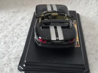 Coche de juguete Dodge Viper RT/10 (1993)