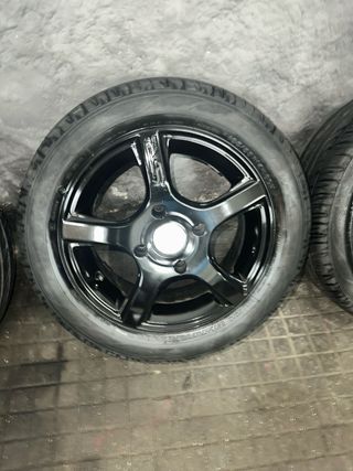 Llantas Matrix con Neumáticos