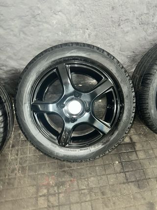 Llantas Matrix con Neumáticos