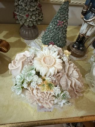 Fiori di cera decorativi