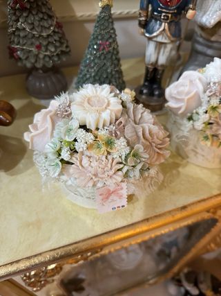 Fiori di cera decorativi