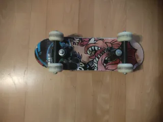 Monopatín de madera