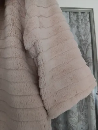 Abrigo pelo beige talla única