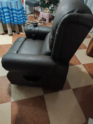 Sillón relax y masaje piel marrón