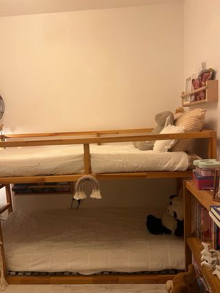 Litera o cama reversible Ikea - Kura. De madera