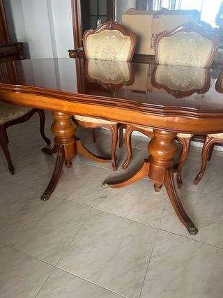 Mesa de salón clásica madera extensible