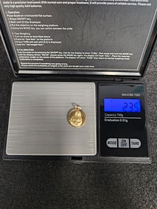 Colgante Oro 18K Medalla Cristo Medinaceli 2,35gr