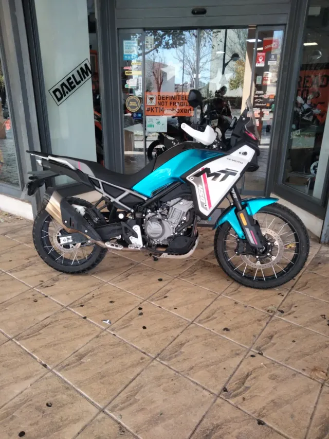 CF Moto 450 MT