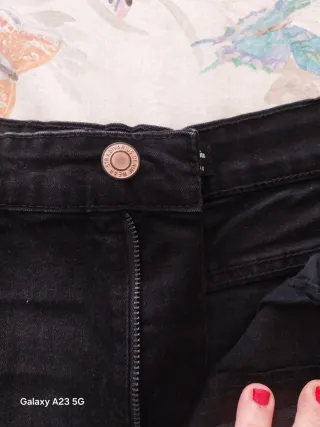 Falda vaquera negra Stradivarius Talla S