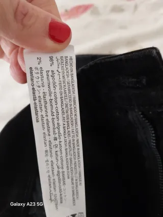 Falda vaquera negra Stradivarius Talla S