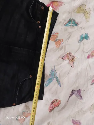 Falda vaquera negra Stradivarius Talla S