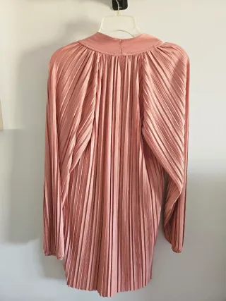Vestido Zara plisado rosa con lazada