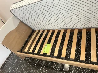 Letto singolo completo in legno