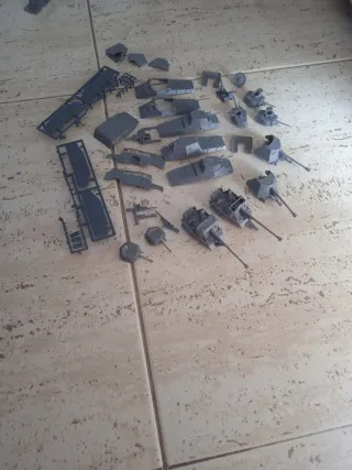 Piezas y torretas tanques 1/72