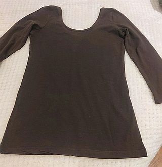 Camiseta manga larga marrón