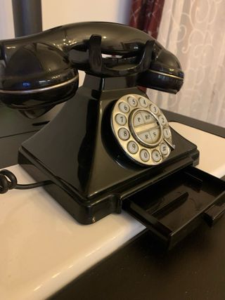 Telefono vintage nero con cassetto