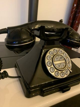 Telefono vintage nero con cassetto