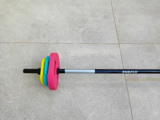 Barra de pesas con discos