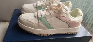 Zapatillas Mujer Blancas con Detalles