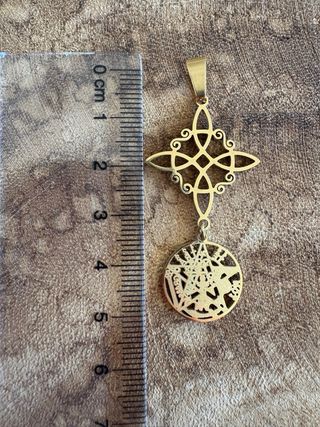 Colgante Nudo de Brujas Tetragramaton Dorado