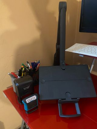 Set de oficina: monitor, teclado, webcam y más