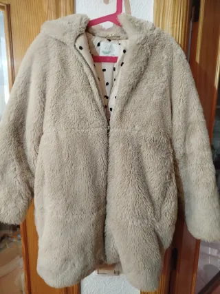 Abrigo Zara pelo beige