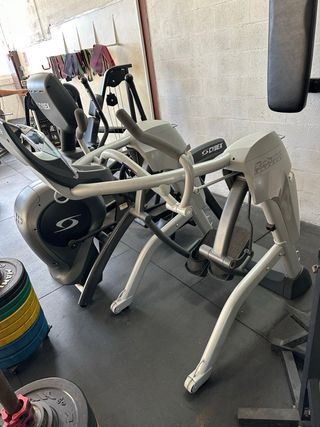 Cybex Arc Trainer y Curl Bíceps