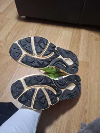 Zapatillas Adidas Verdes y Beige