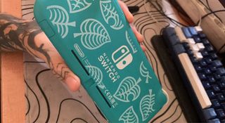 Nintendo Switch Lite (Animal Crossing skin)