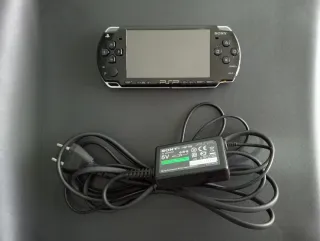 Sony PSP Negra + Cargador
