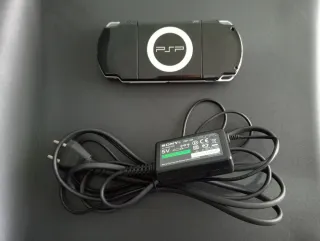 Sony PSP Negra + Cargador