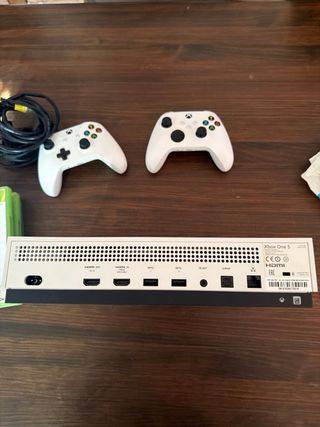 Xbox One S 500GB Bianca + 2 Controller