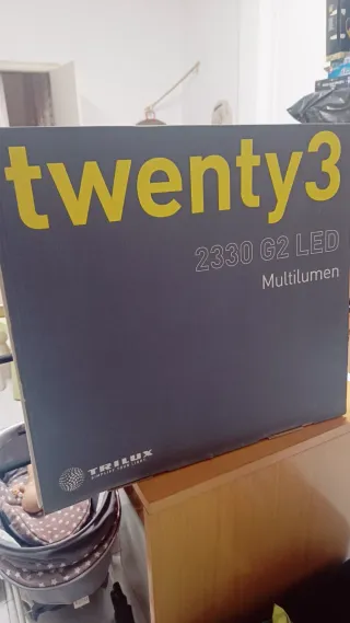 Pantalla LED TRILUX twenty3 2330 G2