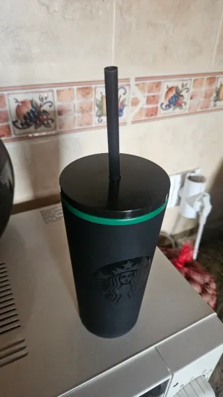 Vaso Starbucks Negro con Tapa y Popote