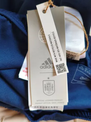 Pantalón Chándal España. Debe medir entre 1,74/6