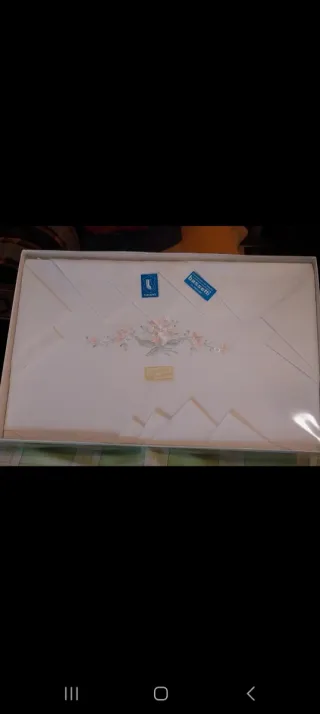 Tovaglia elegante ricamata 12 posti