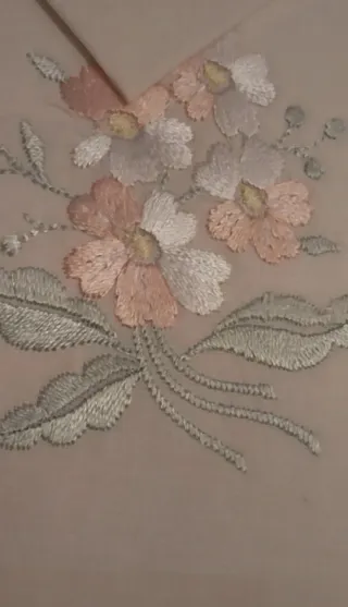 Tovaglia elegante ricamata 12 posti