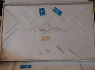 Tovaglia elegante ricamata 12 posti