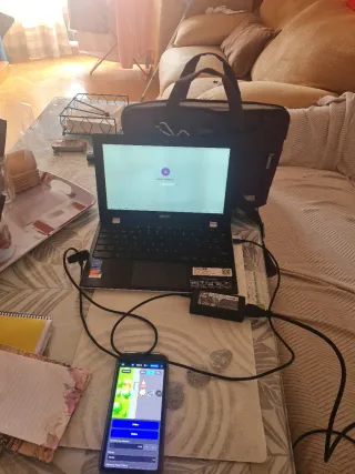 Acer Chromebook 11 con bolso morado