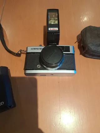 Olympus Trip 35 con flash Kako