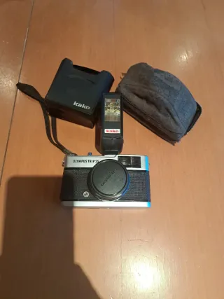 Olympus Trip 35 con flash Kako